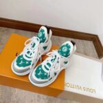 Louis Vuitton Women LV Archlight Sneaker Green Monogram Velvet Oversized Rubber Outsole - Bild 7