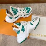 Louis Vuitton Women LV Archlight Sneaker Green Monogram Velvet Oversized Rubber Outsole - Bild 4