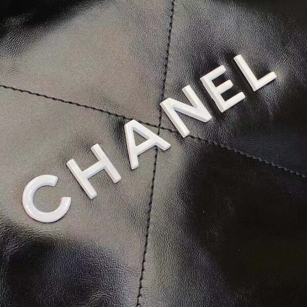 Chanel Women 22 Handbag Shiny Calfskin Gold-Tone Metal Black (7)