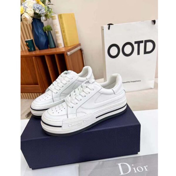 Dior Unisex CD D-Freeway Sneaker Vibe White Calfskin Leather Two Tone Rubber Sole Star (6)