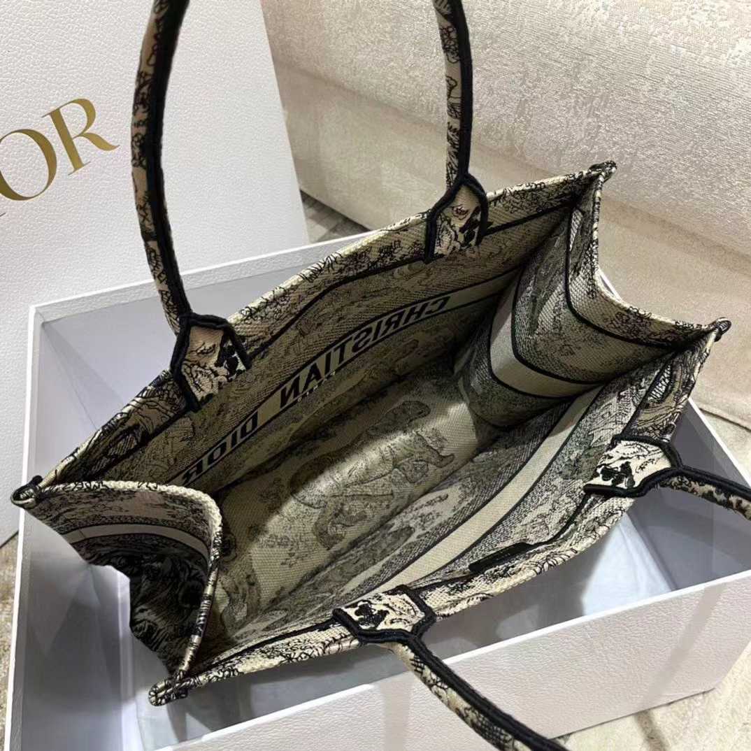 DIOR BOOK TOTE — JESSICA CDS