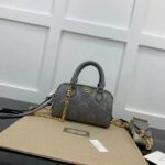Gucci Women GG Matelassé Leather Top Handle Bag Dusty Grey Double G - Bild 2