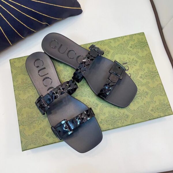 Gucci Women GG Rubber Slide Sandal Black Chain Flat 1.5 Cm Heel (1)
