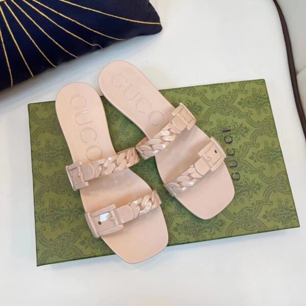 Gucci Women GG Rubber Slide Sandal Light Pink Chain Flat 1.5 Cm Heel (2)