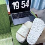 Gucci Women GG Slide Sandal Interlocking G Off White Rubber Low Heel - Image 5