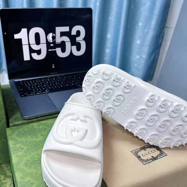 Gucci Women GG Slide Sandal Interlocking G Off White Rubber Low Heel (7)