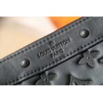 Louis Vuitton LV Unisex Discovery Pochette Black Monogram Shadow Calf Leather - Imagen 7