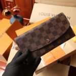 Louis Vuitton LV Unisex Emilie Wallet Rose Ballerine Pink Coated Canvas Grained Cowhide - immagine 6