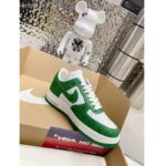 Louis Vuitton LV Unisex Nike Air Force 1 Sneaker Green Monogram Embossed Calf Leather - Bild 2
