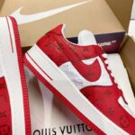 Louis Vuitton LV Unisex Nike Air Force 1 Sneaker Red Monogram Embossed Calf Leather - immagine 8