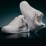 Louis Vuitton LV Unisex Nike Air Force 1 Sneaker White Monogram Embossed Calf Leather - immagine 10