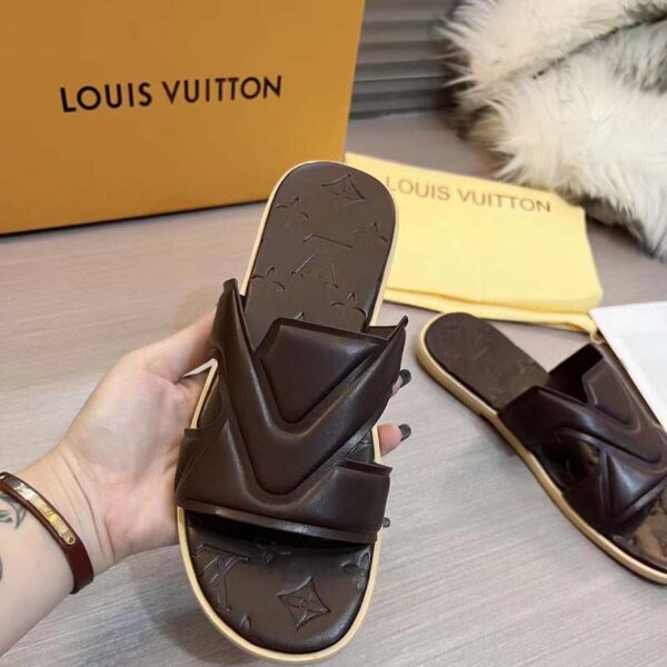 Louis Vuitton LV Unisex Oasis Mule Black Grained Calf Leather Rubber Signature (8)