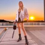 Louis Vuitton LV Women Cannes Handbag Black Patent Calfskin Cowhide Leather - Imagen 11