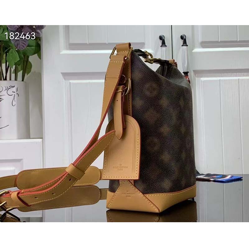 Louis Vuitton Hobo Cruiser PM M46241 leather canvas bag blurry