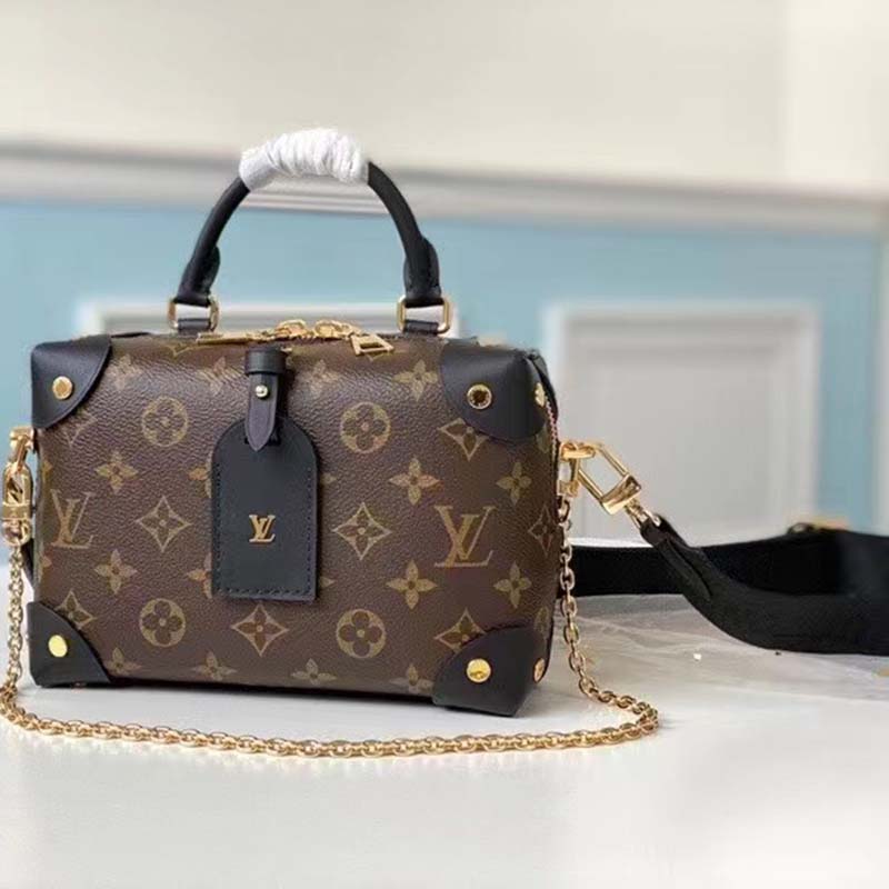 Multi Method To Carry LV MALLE SOUPLE. LOUIS VUITTON Monogram