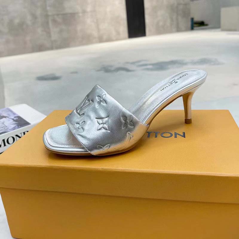Louis Vuitton LV Orsay Flat Sandal Silver. Size 35.0