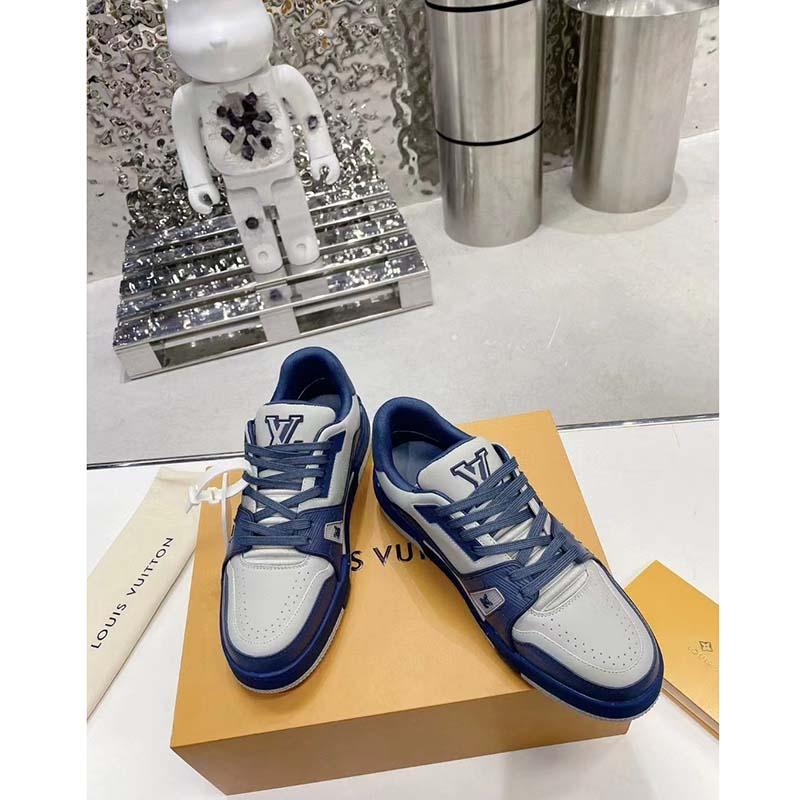 Louis Vuitton Trainer Babyblau 43 in Köln - Weidenpesch