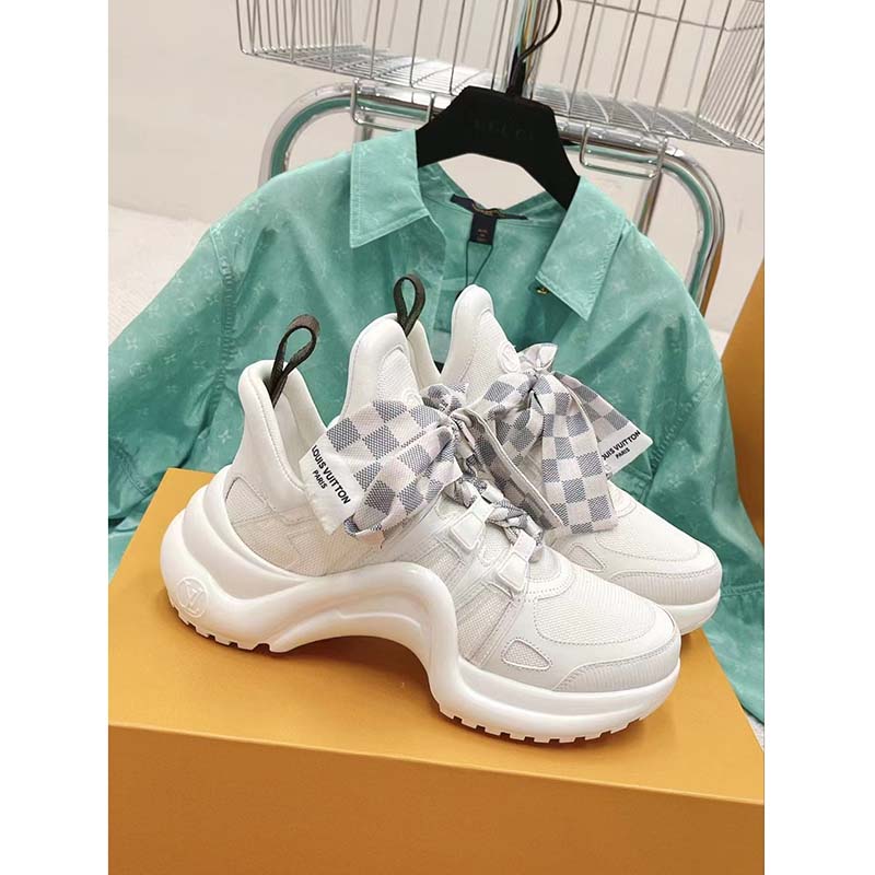 $1,230 LOUIS VUITTON WOMEN'S ARCHLIGHT SNEAKERS LIGHT BLUE