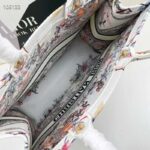 Dior Women CD Large Book Tote Ecru Multicolor Jardin D'Hiver Embroidery - Imagen 7