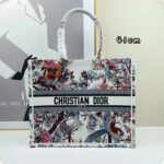 Dior Women CD Large Book Tote Ecru Multicolor Jardin D'Hiver Embroidery - Imagen 2