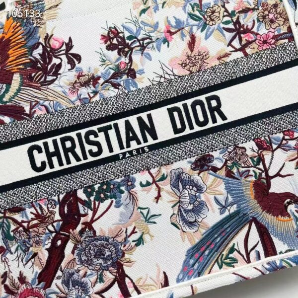Dior Women CD Large Book Tote Ecru Multicolor Jardin D’Hiver Embroidery (15)