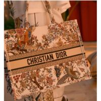 Dior Women CD Large Book Tote Ecru Multicolor Jardin D’Hiver Embroidery (13)