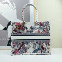 Dior Women CD Large Book Tote Ecru Multicolor Jardin D’Hiver Embroidery (13)