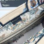 Dior Women CD Medium Book Tote Beige Multicolor Jardin D'Hiver Embroidery - immagine 9