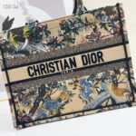 Dior Women CD Medium Book Tote Beige Multicolor Jardin D'Hiver Embroidery - immagine 5