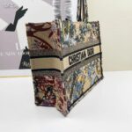 Dior Women CD Medium Book Tote Beige Multicolor Jardin D'Hiver Embroidery - immagine 6
