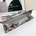 Dior Women CD Medium Book Tote Ecru Multicolor Jardin D'Hiver Embroidery - immagine 8