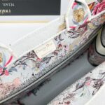 Dior Women CD Medium Book Tote Ecru Multicolor Jardin D'Hiver Embroidery - immagine 9