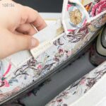 Dior Women CD Medium Book Tote Ecru Multicolor Jardin D'Hiver Embroidery - immagine 10