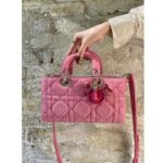 Dior Women CD Medium Lady D-Joy Bag Bright Pink Cannage Denim - Imagen 12