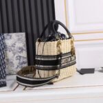 Dior Women CD Medium Lady Dior Bag Natural Wicker Blue Oblique Jacquard - Imagen 4