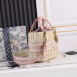 Dior Women CD Medium Lady Dior Handbag Natural Wicker Fluorescent Pink Oblique Jacquard - Imagen 5