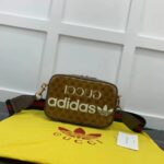 Gucci Unisex Adidas x Gucci Small Shoulder Bag Beige Brown GG Crystal Canvas - Imagen 2