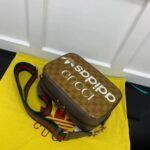 Gucci Unisex Adidas x Gucci Small Shoulder Bag Beige Brown GG Crystal Canvas - Imagen 5