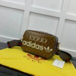 Gucci Unisex Adidas x Gucci Small Shoulder Bag Beige Brown GG Crystal Canvas - Imagen 3