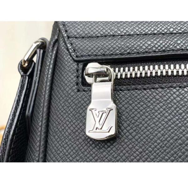 Louis Vuitton LV Men District PM Bag in Monogramme Eclipse Canvas-Grey (8)