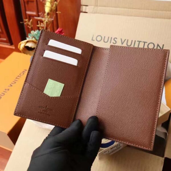 Louis Vuitton LV Unisex Passport Cover Brown Monogram Coated Canvas Cowhide Leather (10)