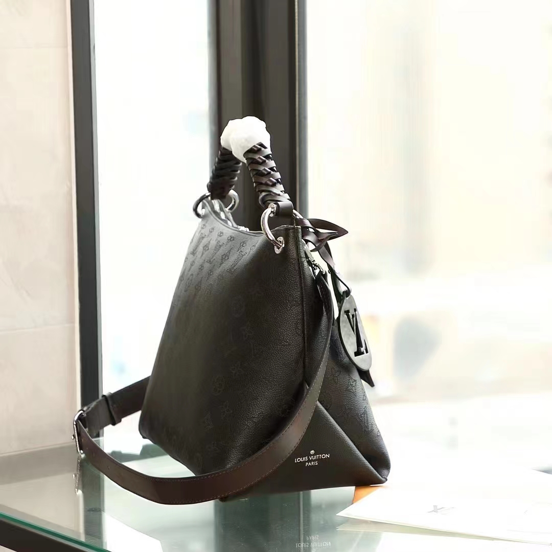 Authentic Louis Vuitton Black Mahina Leather Beaubourg Hobo MM Bag – Paris  Station Shop