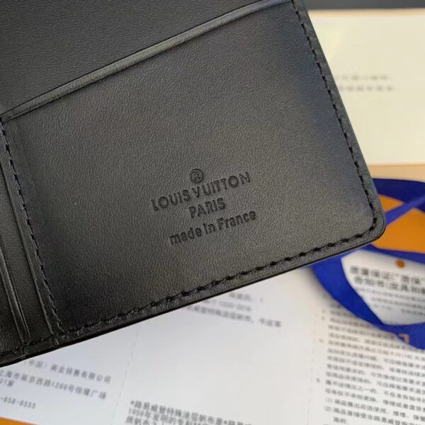 Louis Vuitton Unisex LV Brazza Wallet Black Taurillon Cowhide Leather (8)