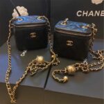 Chanel Women CC Mini Box Bag Black Calfskin Leather Gold-Tone Metal - Imagen 9