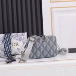 Dior Unisex CD Messenger Pouch Dior Gray CD Diamond Canvas - Image 2