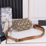 Dior Unisex CD Messenger Pouch Natural CD Diamond Canvas - immagine 4