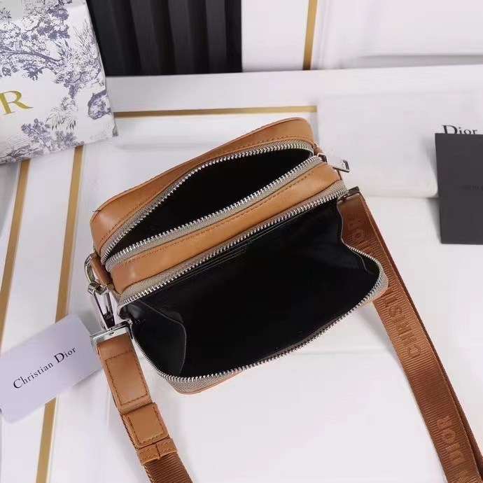 Dior Unisex CD Messenger Pouch Natural CD Diamond Canvas