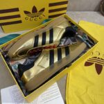 Gucci Unisex Adidas x Gucci Gazelle Sneaker Metallic Gold Leather Low 3.3 Cm Heel - Imagen 8