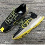 Gucci Unisex Run Sneaker Black Technical Knit Fabric Interlocking G Rubber Detail - Image 5