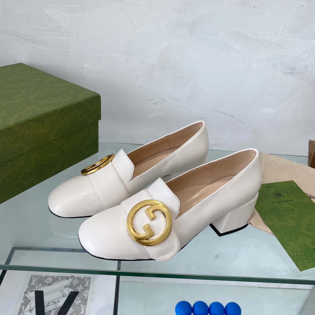 Gucci Women Blonde Mid-Heel Pump White Leather Round Interlocking G